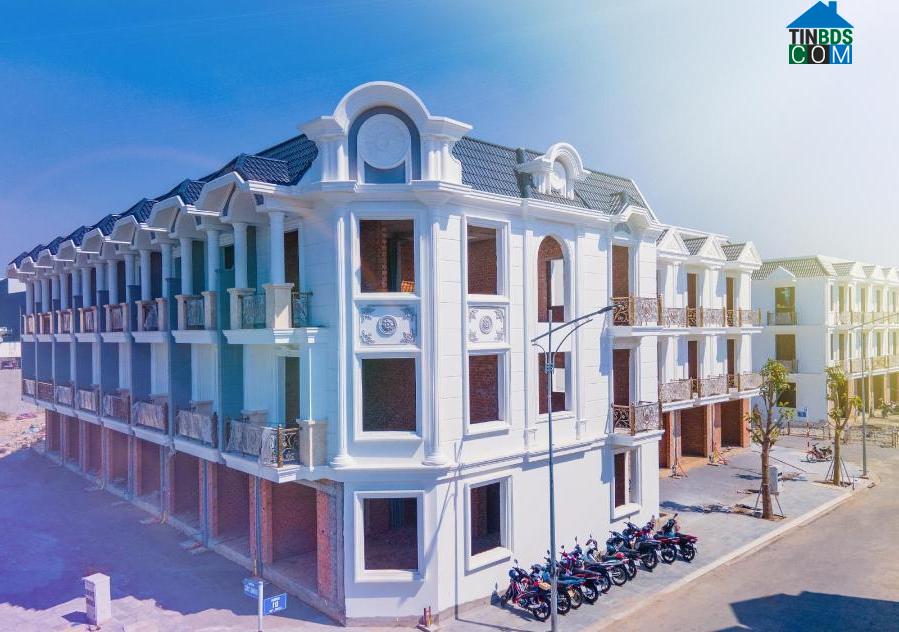 Ảnh “Hốt bạc” nhờ giá nhà liền thổ Bình Dương tăng mạnh