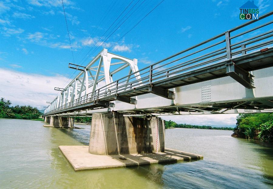 Sông Cái Nha Trang là sông lớn nhất tỉnh Khánh Hòa.