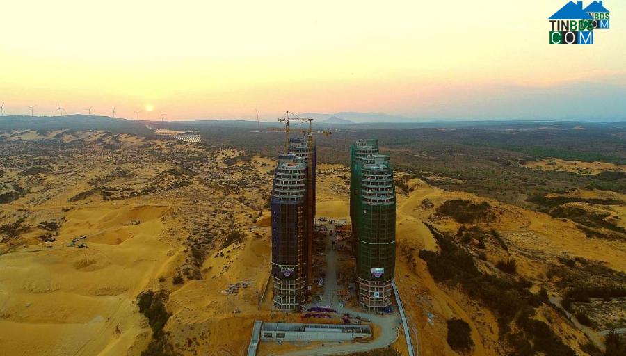 4 tòa tháp tại dự án Apec Mandala Wyndham Mũi Né đang được hoàn thiện từng ngày