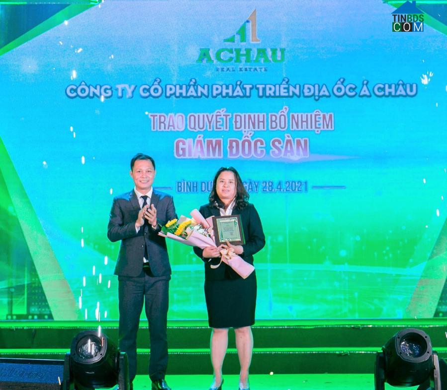 Ảnh Địa ốc Á Châu vào đường băng cất cánh