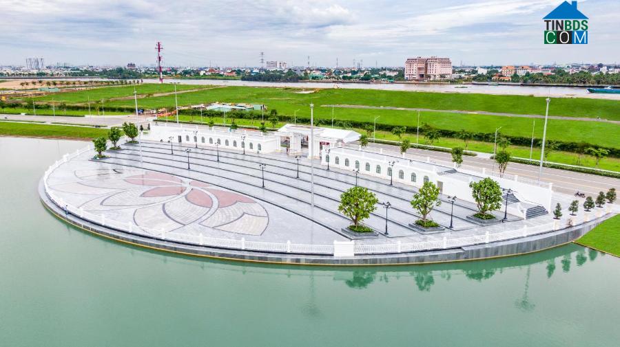 Quảng trường Diamond, nơi sẽ diễn ra các màn biểu diễn nhạc nước hoành tráng hàng đầu tại TP.Thủ Đức, TP.HCM - Ảnh: ĐP