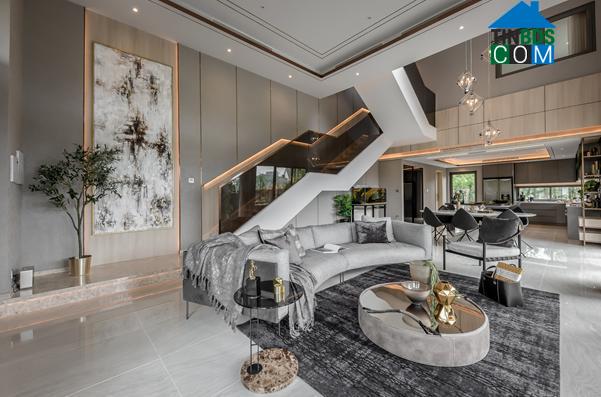 Thiết kế lệch tầng giúp tận dụng ánh sáng, gió tự nhiên, tối ưu điều hòa không khí. 