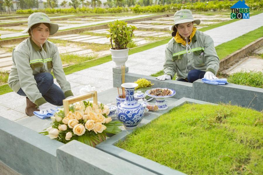 Sala Garden có đội ngũ chăm sóc mộ phần chuyên nghiệp, tận tâm