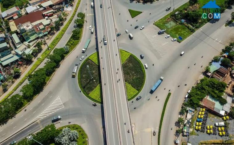 Ảnh Nhiều "lực đẩy" để thị trường TP.HCM phục hồi nhanh sau dịch