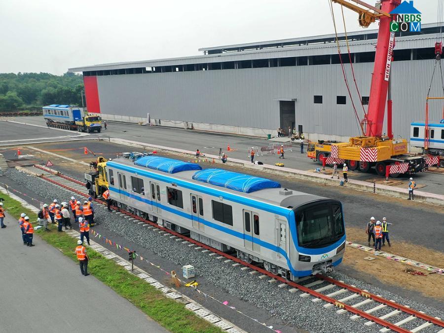 Theo kế hoạch tuyến Metro số 1 sẽ khai thác vào cuối năm nay nhưng hiện mới hoàn thành 87,5% tổng khối lượng. Ảnh: Thanh Niên