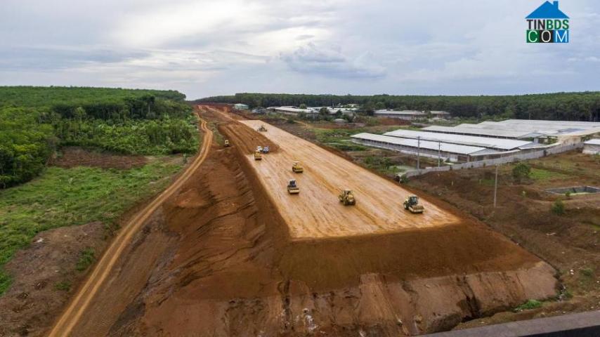 Các dự án hạ tầng giao thông trọng điểm đang được triển khai đồng bộ tạo sức bật mạnh mẽ cho bất động sản Bình Thuận, đặc biệt là khu vực thị xã La Gi