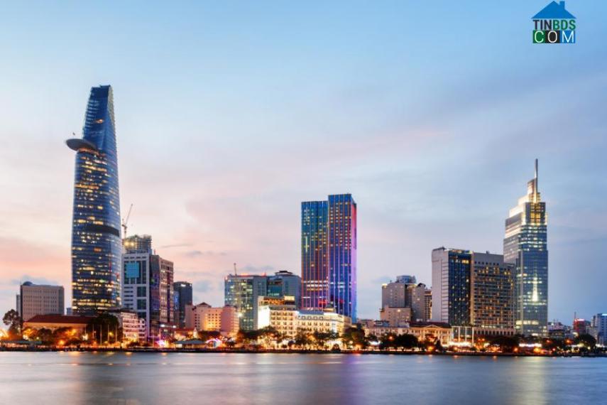 Bất động sản vùng ven “chiếm sóng” thị trường sau dịch Covid – 19 ? “ Những tháng gần đây, dòng tiền tập trung vào thị trường chứng khoán. Tuy nhiên, sau khi hết giãn cách, dòng tiền đầu tư được dự báo sẽ quay lại bất động sản”