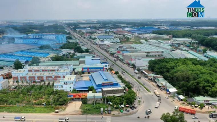 Các khu công nghiệp đang chiếm phần lớn diện tích, gây áp lực lên định hướng phát triển nhà ở tại Tân Uyên.
