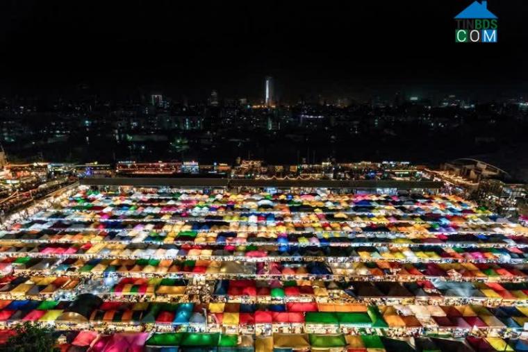 Chợ đêm đường ray Ratchada – Thái Lan