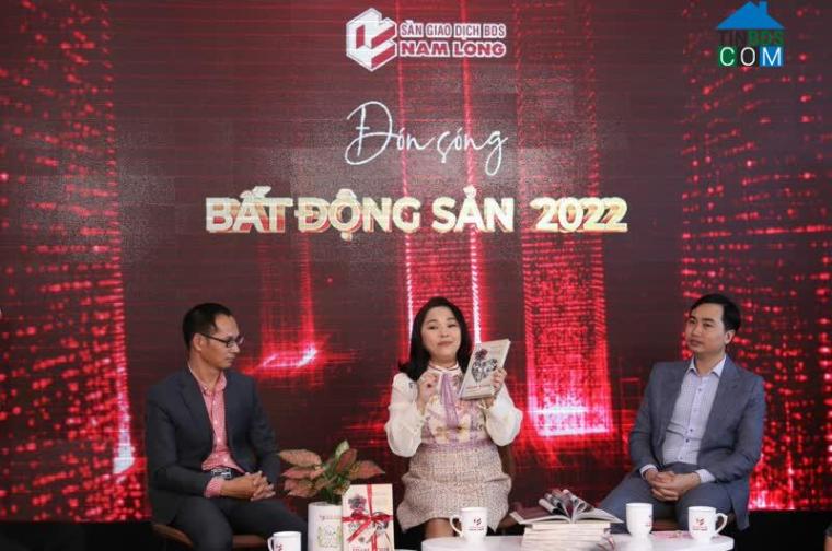 Tại buổi ra mắt