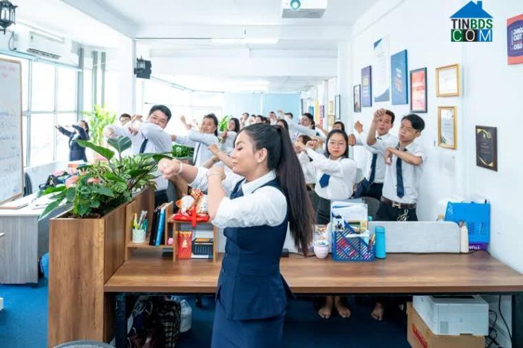 Ảnh Hồ Ngọc Tiên - Hành trình từ nhân viên kinh doanh cho đến vị trí giám đốc BĐS, lập công ty riêng