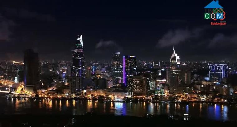 View sông Sài Gòn lung linh ánh đèn vào ban đêm từ căn hộ The Metropole Thủ Thiêm