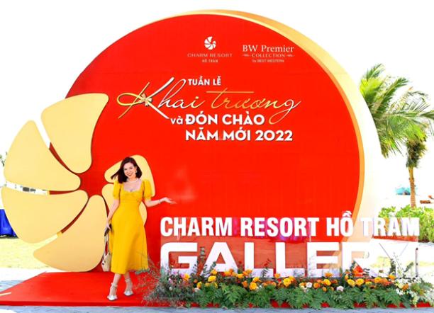 Ảnh Dàn hoa hậu, người mẫu đổ bộ thảm đỏ sự kiện khai trương tại Hồ Tràm