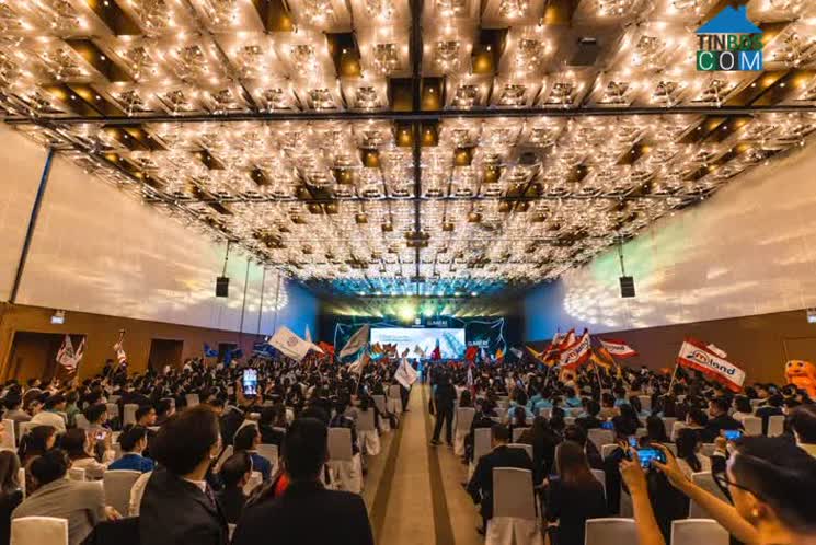 Ảnh LUMIÈRE Boulevard được hàng ngàn chuyên viên tư vấn hào hứng đón nhận trong lễ ra quân