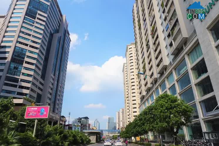 Hàng loạt chung cư trên đường Lê Văn Lương vướng sai phạm