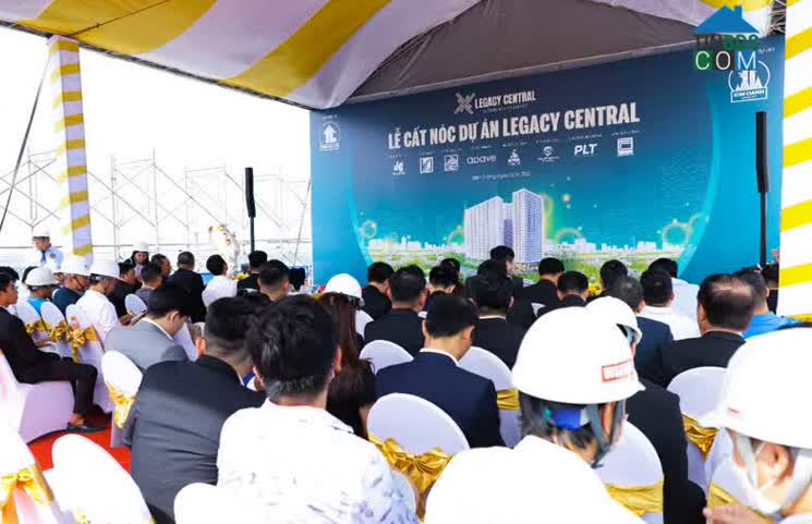 Ảnh Dự án căn hộ Legacy Central cất nóc vượt tiến độ