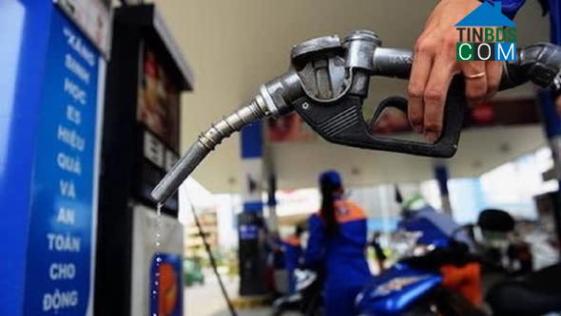 Giá xăng liên tục lập đỉnh những ngày đầu tháng 3/2022