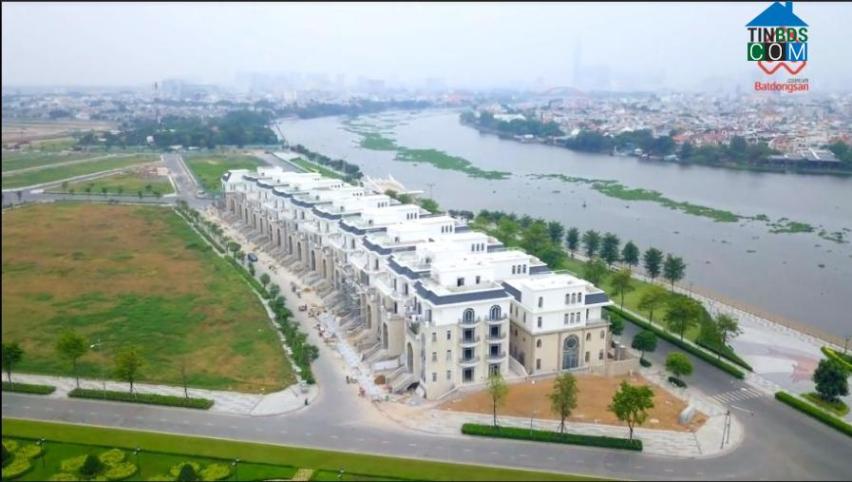 Vạn Phúc City sở hữu vị trí đắc địa với 3 mặt giáp sông