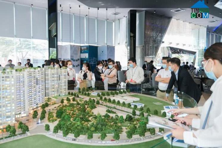 Trước bối cảnh giá nhà liên tục tăng cao, nhiều người mua nhà tìm đến các dự án có chính sách bán hàng ưu đãi để được hỗ trợ tài chính.