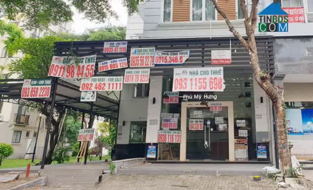 Bất động sản cho thuê từng rơi vào khủng hoảng trong năm 2020. Ảnh: Vũ Lê, VNE