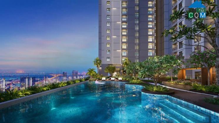 Không gian chung được tăng cường và bố trí hài hòa như vườn BBQ ngoài trời, hồ bơi, spa, phòng tập gym, sky garden (tầng 3, tầng 17, tầng 35); khu mua sắm (tầng 1&2).