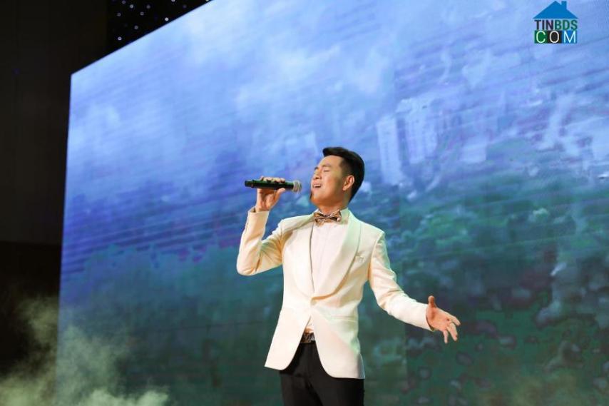 Sự góp mặt của nam ca sĩ Hồ Trung Dũng đã mang đến “nguồn cảm hứng bất tận” cho sự kiện