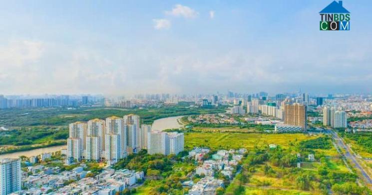 Một “view” nhìn thông thoáng từ Viva Plaza về Phú Mỹ Hưng.