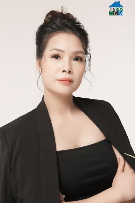 Xinh đẹp, thông minh là ấn tượng chung của nhiều người khi tiếp xúc với CEO THM Land Lê Thu Hà 