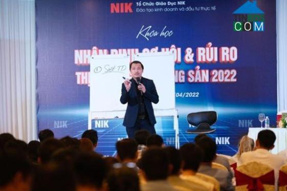 Ảnh Chuyên gia Nguyễn Thành Tiến nhận định cơ hội và rủi ro khi đầu tư BĐS thời sốt đất