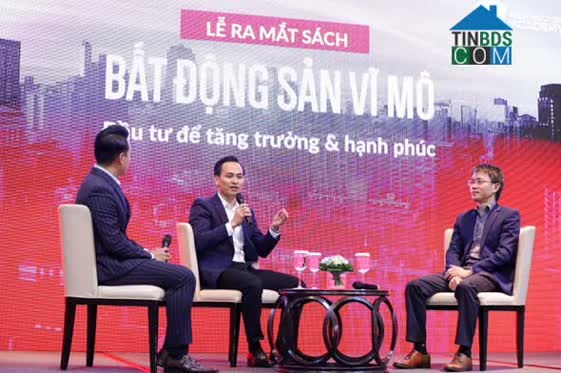 Tác giả Rich Nguyen là một doanh nhân, người sáng lập và điều hành Công ty Cổ phần Đầu tư Rich Invest