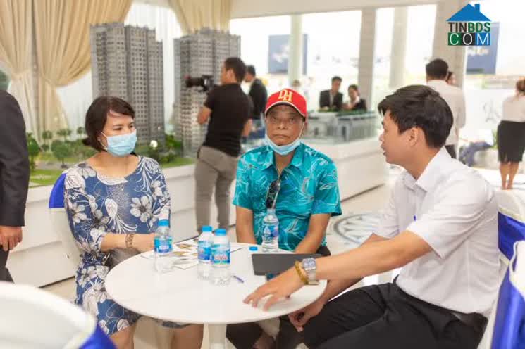 Khách hàng tại buổi sự kiện Khai trương căn hộ mẫu Paris Thủ Thiêm