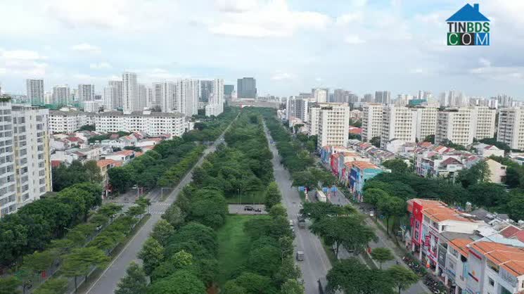 Khu vực phát triển sầm uất xung quanh Viva Plaza thu hút nhiều cư dân thành đạt sinh sống.