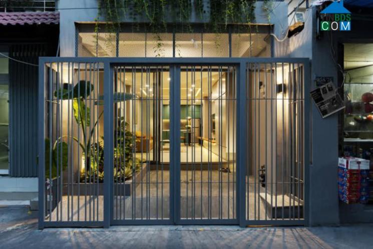 Ảnh 2 giải pháp thông minh khắc phục hoàn toàn tình trạng tối tăm, ẩm thấp của nhà phố 15 năm tuổi