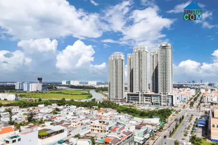 Thị trường bất động sản đang giữ tâm thế nghe ngóng và chờ đợi