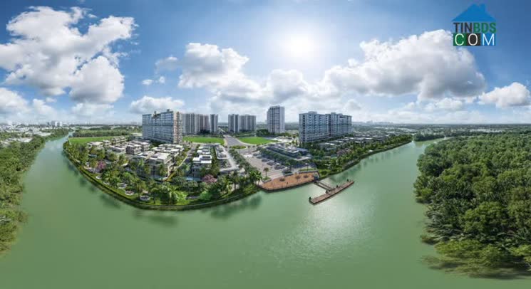 Mizuki Park được bao quanh bởi hệ thống kênh rạch và mảng xanh mát mắt, mang đến không gian sống chan hòa giữa thiên nhiên.
