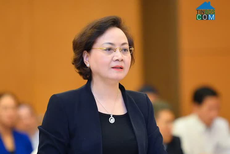 Bộ trưởng Nội vụ Phạm Thị Thanh Trà trình bày tờ trình của Chính phủ, chiều 13/2/2023