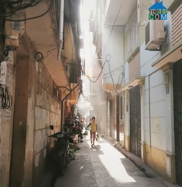 Ảnh Nhà riêng trong ngõ nhỏ Hà Nội vẫn tăng giá