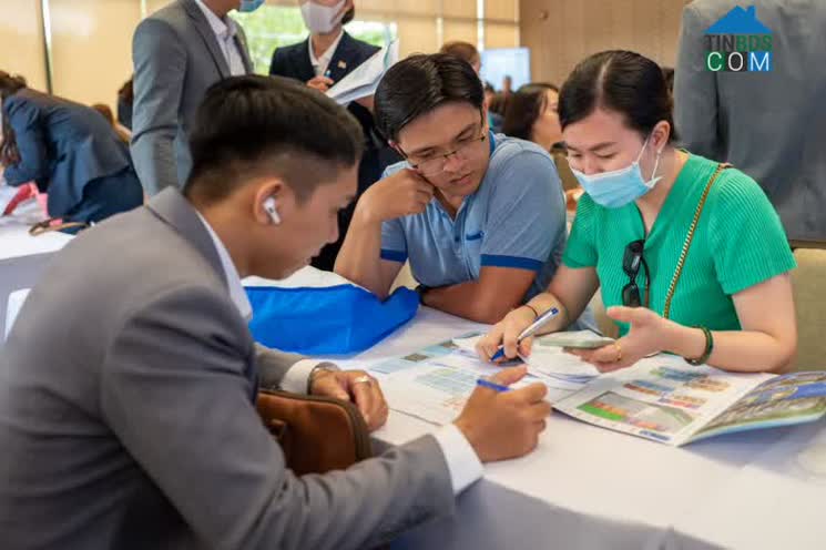 Ảnh Có Nên Đi Vay Để Mua Chung Cư TP.HCM Lúc Này