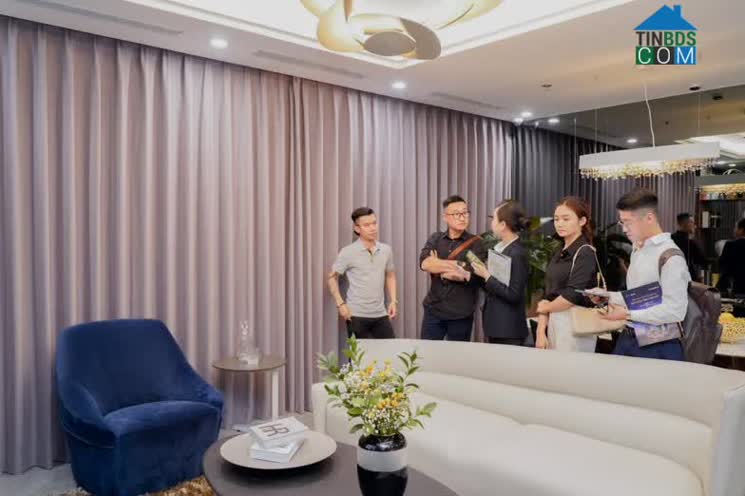 Ảnh TP.HCM: Căn Hộ Trung Cấp Chào Bán Cuối Năm Chỉ Chiếm 3% Nguồn Cung