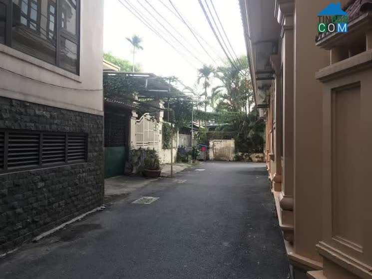 Thay vì mua chung cư, nhiều người chọn mua nhà riêng ngõ rộng ở Hà Nội