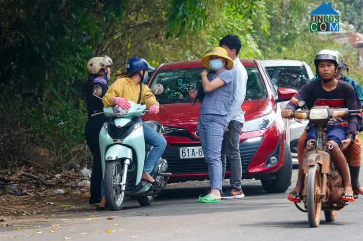 Ảnh Dân Đầu Tư Thư Thả Giữ Tiền Chờ Nhà Đất Giảm Sâu