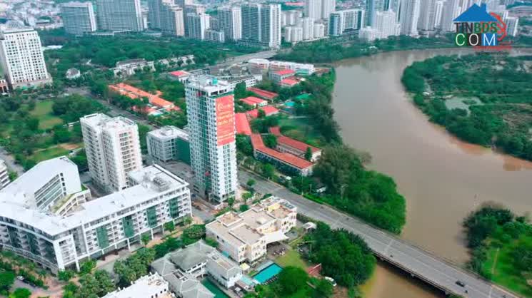 The Horizon Phú Mỹ Hưng là dự án chung cư duy nhất nằm ngay kế bên hồ Bán Nguyệt - 
