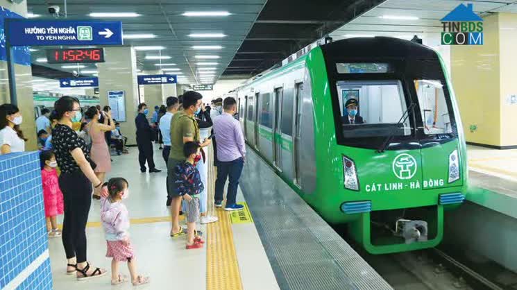 Đường sắt trên cao Cát Linh - Hà Đông vận hành góp phần giảm tải áp lực giao thông từ Hà Đông vào trung tâm Hà Nội