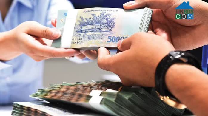 Lãi suất ngân hàng liên tục giảm thời gian qua