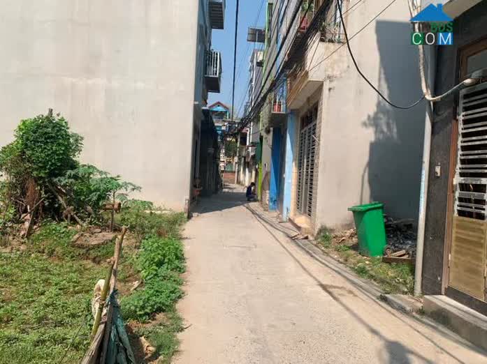 Giá nhà đất quá cao tại trung tâm Hà Nội đã khiến không ít người muốn mua nhà đất buộc phải lựa chọn riêng giá rẻ nằm xa trung tâm