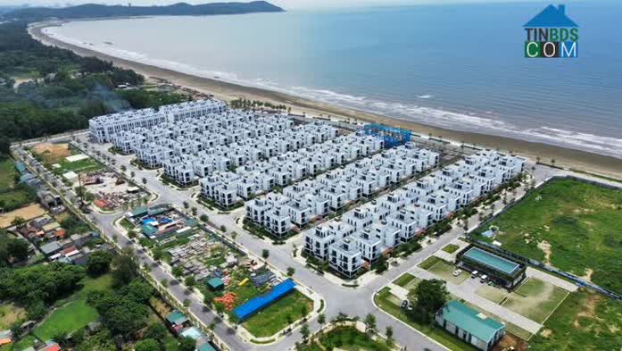 Tầm nhìn bao quát vịnh Ngọc của Grand Mark Nha Trang