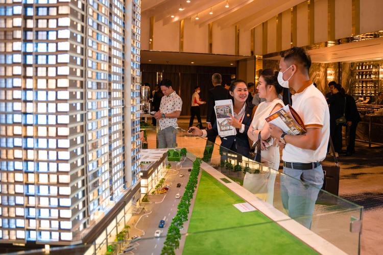 Ảnh Lãi Suất Mua Nhà Hạ Nhiệt, Người Mua Nhà Tính Chuyện Xuống Tiền
