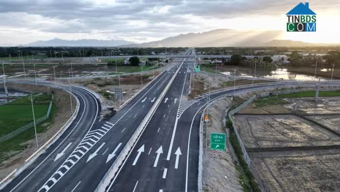 Ảnh “Đầu Tàu Du Lịch” Nha Trang Trên Bệ Phóng Cao Tốc