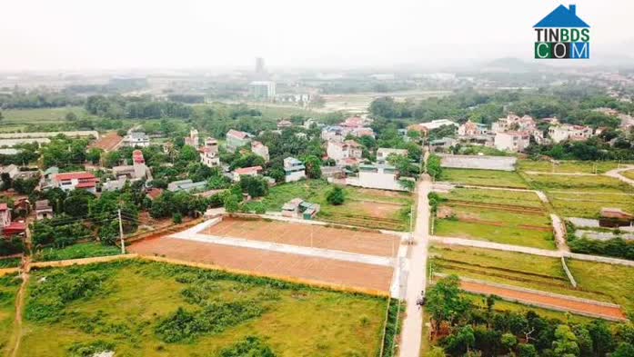 Dù được phép tách thửa trở lại nhưng thị trường đất nền Hà Nội vẫn khá im ắng
