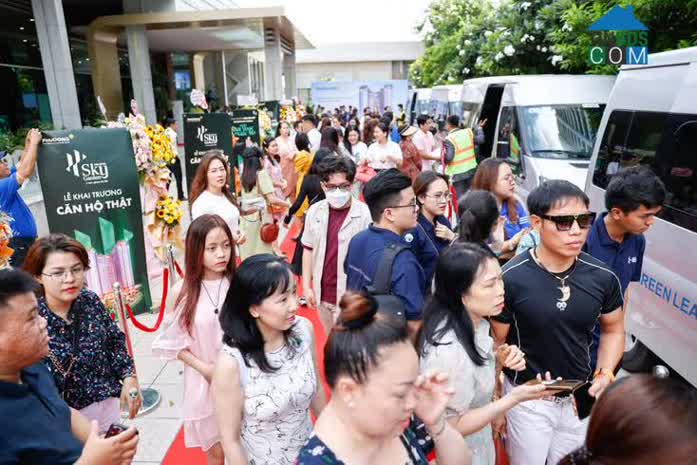 Sự kiện thu hút đông đảo khách hàng tham gia và quan tâm tìm hiểu về dự án.